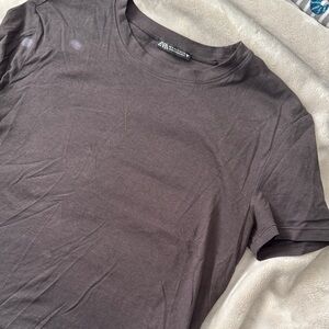 Zara Women’s Dark Gray Short Sleeve Tee